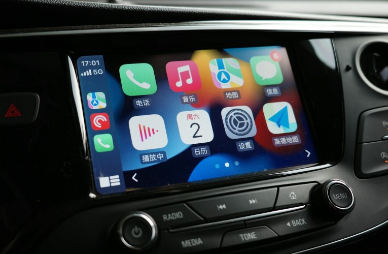 CarPlay von Apple gewinnt an Bedeutung, da EV-Pläne ins Stocken geraten
