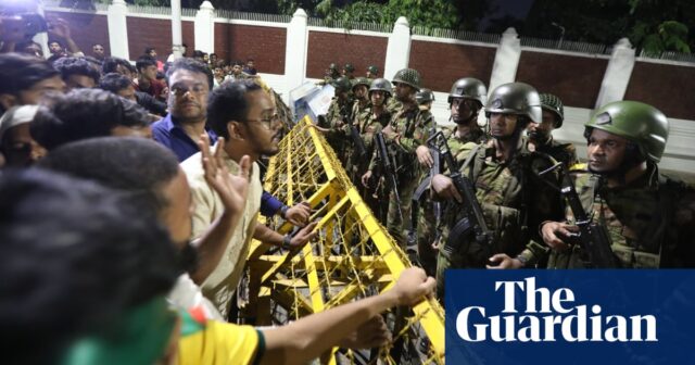 Regierungsfeindliche Demonstranten stürmen Präsidentenpalast in Bangladesch – Video

