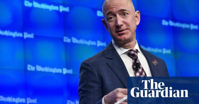 Bezos wird kritisiert, nachdem sich Führungskräfte am Tag der Nichtbefürwortung der Post mit Trump getroffen haben

