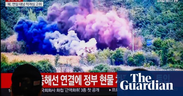 Aufnahmen zeigen, wie Nordkorea Straßen, die es mit Südkorea verbinden, in die Luft sprengt – Video

