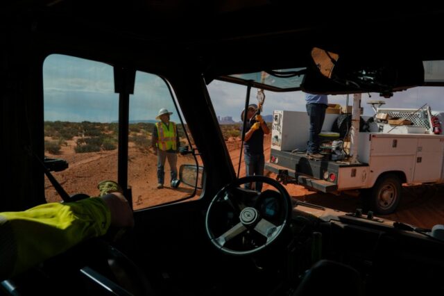 Auf der Navajo Nation gibt es einen Vorstoß, mehr Häuser in dem riesigen Reservat mit Strom zu versorgen

