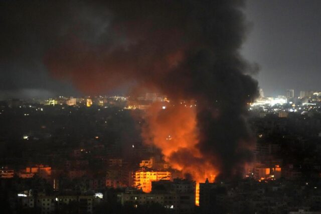 Bei israelischen Angriffen auf den nördlichen Gazastreifen kommen mindestens 33 Menschen ums Leben, während ein Lastwagen, der in der Nähe von Tel Aviv rammt, einen tötet

