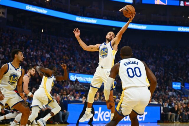 Steph Curry verletzt sich, als die Warriors den Auftakt zu Hause gegen die Clippers verlieren

