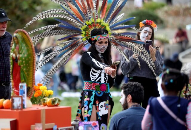 Fotos: Das Oakland Museum of California feiert den 30. jährlichen Día de los Muertos

