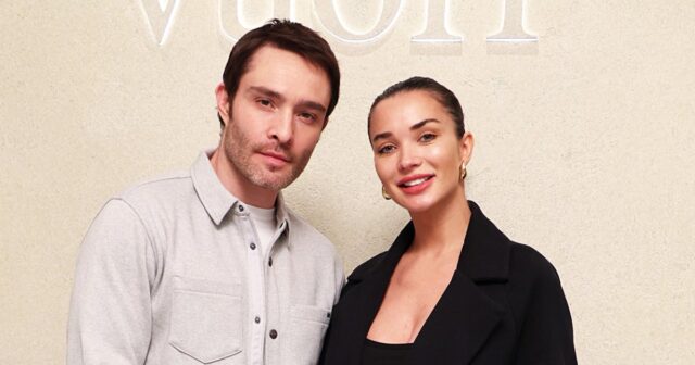 Ed Westwick von „Gossip Girl“ und seine Frau Amy Jackson erwarten ihr erstes Kind

