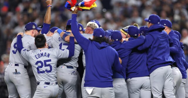 Dodgers besiegen die Yankees und gewinnen die World Series in Spiel 5

