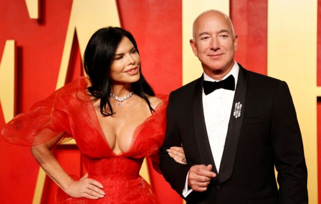 Jeff Bezos und Lauren Sanchez feierten inmitten der Postkrise mit Katy Perry in Europa: Berichte

