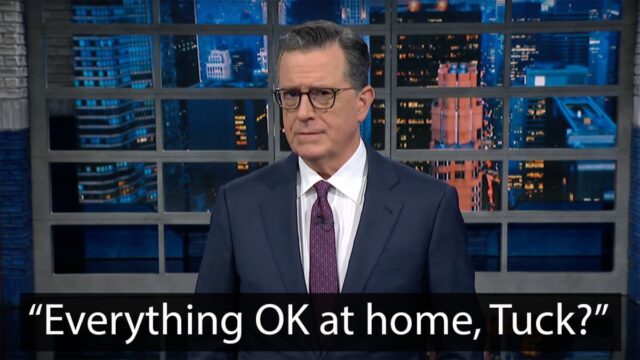 Stephen Colbert röstet brutal Tucker Carlsons seltsame Trump-Kundgebungsrede

