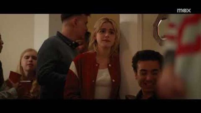 „Sweethearts“-Trailer: Kiernan Shipka und Nico Hiraga spielen die Hauptrollen in einer Thanksgiving-Liebeskomödie

