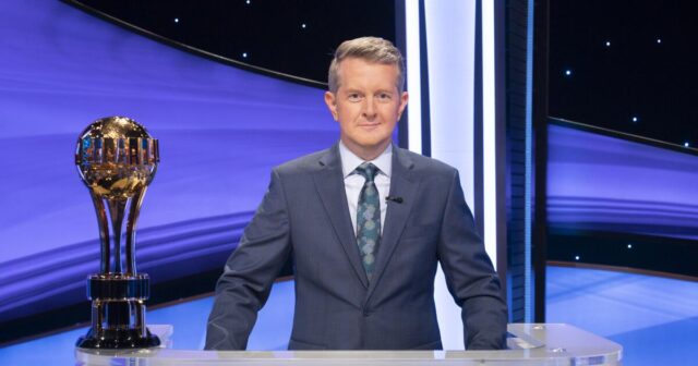 Ken Jennings entschuldigt sich für „problematisches“ „Jeopardy!“ Ahnung von Mädchen, die eine Brille tragen

