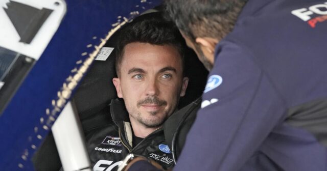 „Malcolm mittendrin“-Absolvent Frankie Muniz nimmt einen Vollzeit-Auftritt im NASCAR-Rennsport auf

