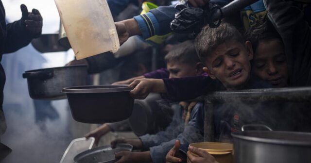 Meinung: Israel nutzt den Hunger als Waffe gegen die Palästinenser. So können die USA es stoppen

