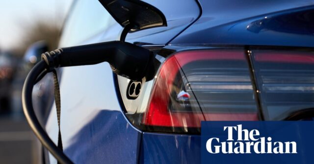 Der Absatz von Elektroautos wächst in Großbritannien trotz eines Rückgangs auf dem gesamten Automarkt

