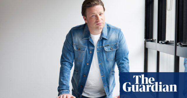 Jamie Oliver entschuldigt sich, nachdem sein Kinderbuch wegen „Stereotypisierung“ der australischen Ureinwohner kritisiert wurde

