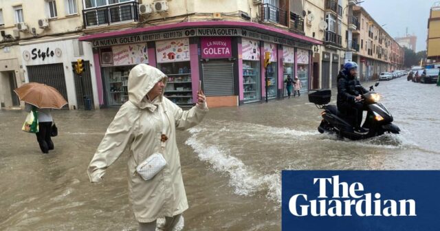 Schulen wurden geschlossen und Menschen evakuiert, als in Spanien erneut sintflutartige Regenfälle einsetzten

