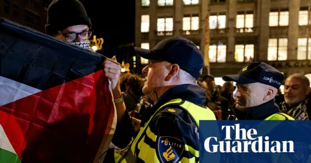 Die Polizei in Amsterdam nimmt pro-palästinensische Demonstranten fest, die sich dem Verbot widersetzen

