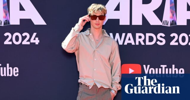 2024 Arias roter Teppich: von Troye Sivan bis Ava Max – in Bildern

