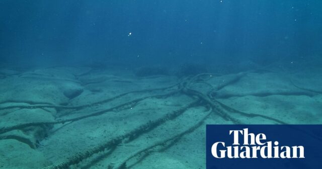 Kabelschneider: Wie die lebenswichtigen Unterwasser-Datenkabel der Welt verlegt werden

