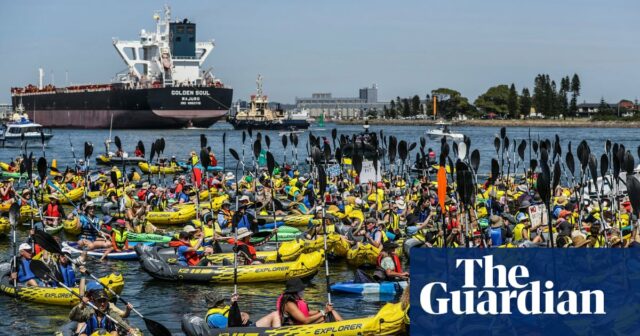 Die Polizei verhaftete 170 Personen bei der Rising Tide-Protestaktion in New South Wales, als Aktivisten vorübergehend Kohleschiffe blockierten

