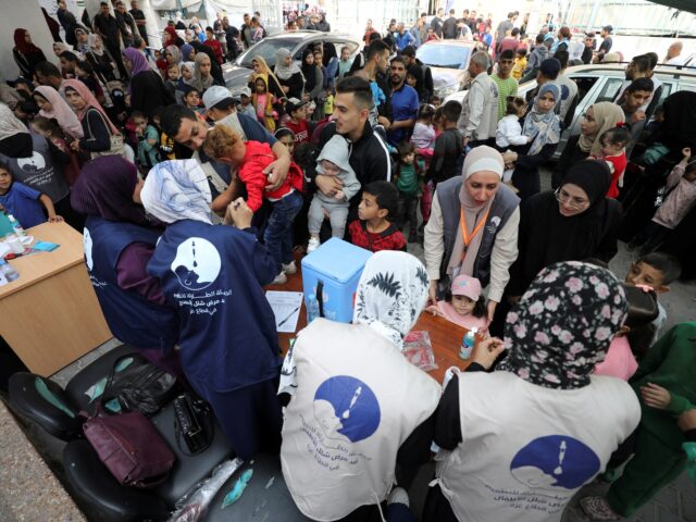 Die Polio-Impfung in Gaza wird wieder aufgenommen, während Israel seine Angriffe fortsetzt

