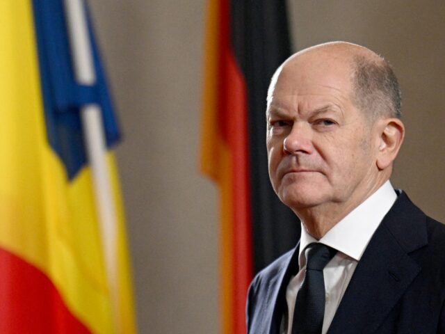 Der deutsche Politiker Scholz spricht zum ersten Mal seit zwei Jahren wieder mit dem russischen Präsidenten Putin

