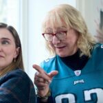 Ja, Donna Kelce hat einen Auftritt in einem weiteren wegweisenden Film: What You Missed