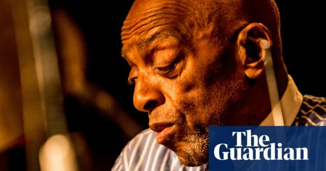 Roy Haynes, Jazz-Schlagzeuger, dessen Karriere sich über neun Jahrzehnte erstreckte, ist im Alter von 99 Jahren gestorben.

