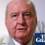 Alan Jones wurde im Zuge einer Untersuchung der NSW-Polizei wegen mutmaßlicher unanständiger Körperverletzung festgenommen