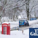 Schnee sperrt Straßen und Bahnstrecken, während Sturm Bert über Großbritannien hereinbricht