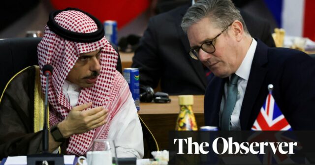 Die Labour-Linke fordert Starmer auf, sich auf der Reise nach Saudi-Arabien für Menschenrechte einzusetzen

