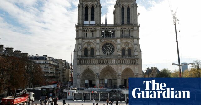 Macron besucht die Kathedrale Notre Dame, bevor sie nach einem Brand im Jahr 2019 wiedereröffnet wird

