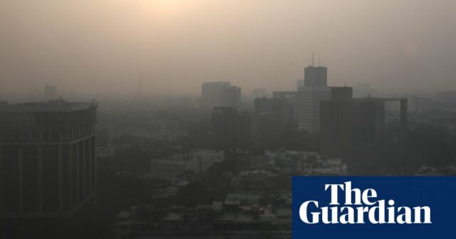 Drohnenaufnahmen zeigen Delhi, eingehüllt in dichten Dunst aus giftigem Smog – Video

