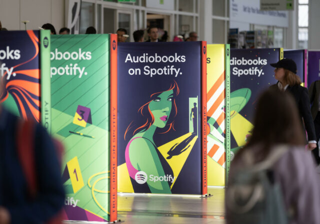 Spotify erweitert seine Hörbuchbibliothek durch einen Deal mit dem Verlag Bloomsbury

