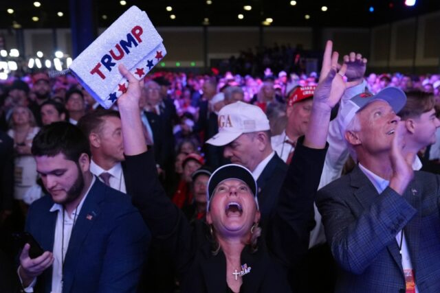 FOTOS: Scharfer Kontrast zwischen Harris- und Trump-Anhängern, da der Wahlspielraum immer kleiner wird

