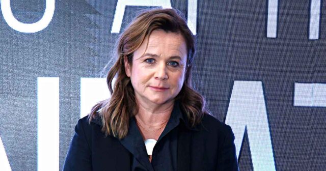 Emily Watson von Dune: Prophecy berichtet ausführlich über ihr Aufwachsen in einer Sektengruppe

