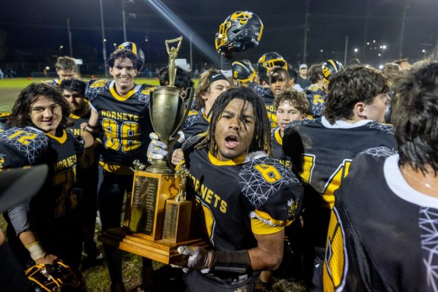 Island Bowl prahlt mit Rechten: Alameda besiegt seinen Rivalen Encinal und gewinnt den Meistertitel

