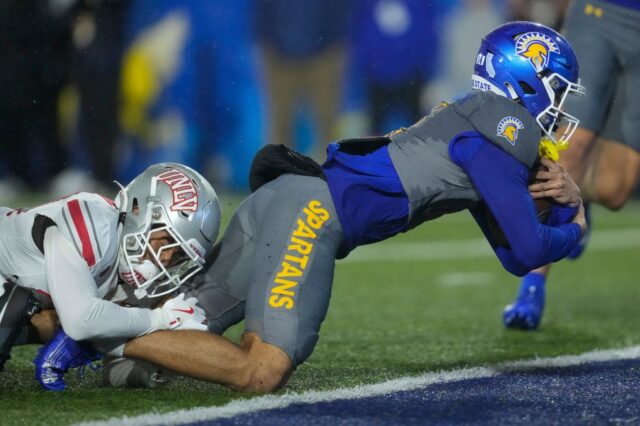 San Jose State verliert zu Hause gegen UNLV in einer schlampigen Nacht im Regen

