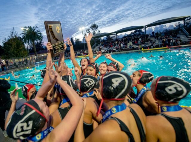 2024 NorCal Water Polo Championships: Sacred Heart Prep Mädchen und Jungen gewinnen Titel der Division I

