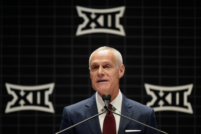 Big 12 reagiert auf die Kritik von Utah AD Harlan an der Amtsführung und verhängt hohe Geldstrafen und öffentliche Verweise

