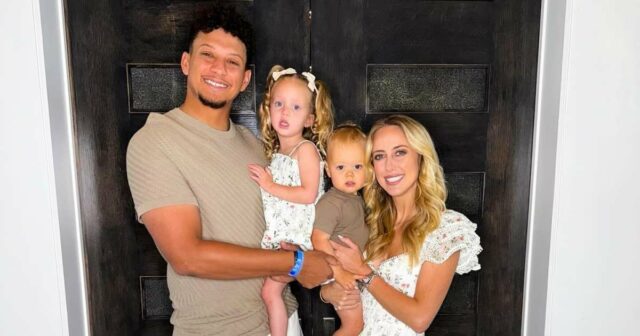 Brittany Mahomes lobt „perfekte Babys“ mit süßem Foto ihrer beiden Kinder

