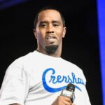 Diddy gibt seinen 6 Kindern und seiner Mutter im Gerichtssaal während der Anhörung gegen Kaution Küsse