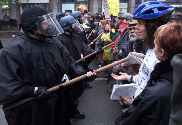 Heute in der Geschichte: 30. November, WTO-Demonstranten und Polizei stoßen in Seattle zusammen

