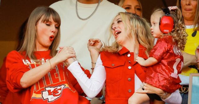 Taylor Swift und Brittany Mahomes feuern die Chiefs in einer privaten Suite an

