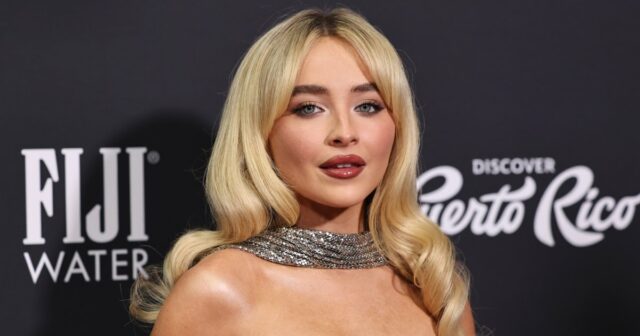 Sabrina Carpenter verwendet bei Amazon genau dieses blaue „Wunder“-Puder für strahlende Haut

