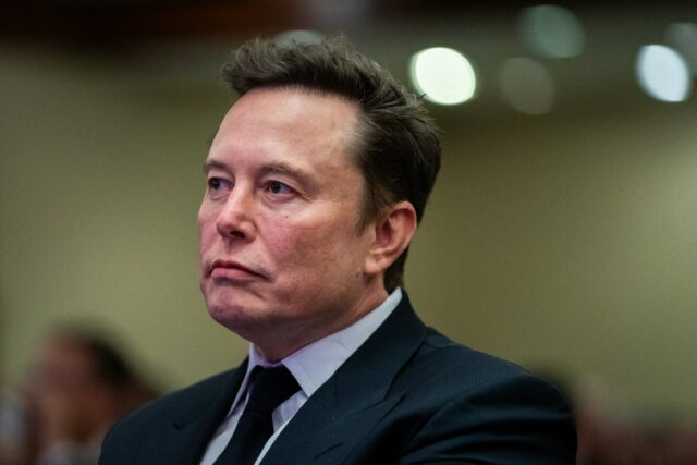 Elon Musk will die Übertragung von X-Konten von InfoWars zu The Onion blockieren

