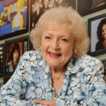 Betty White wird 2025 eine USPS-Briefmarke erhalten