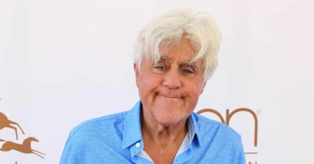 Jay Leno stürzte Stunden vor der Show von einem Hügel – und betrat trotzdem die Bühne

