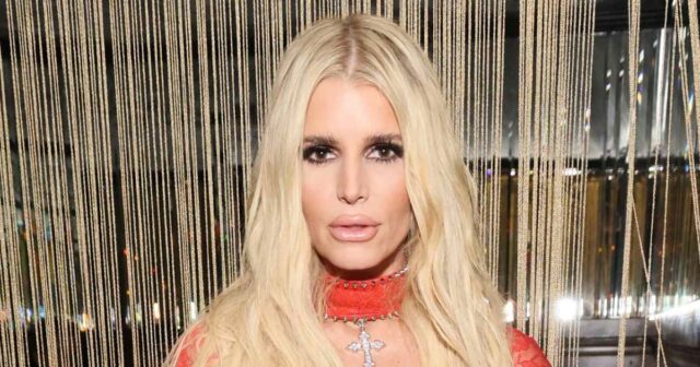 Jessica Simpson nennt ihr musikalisches Comeback eine „Entschuldigung an mich selbst“

