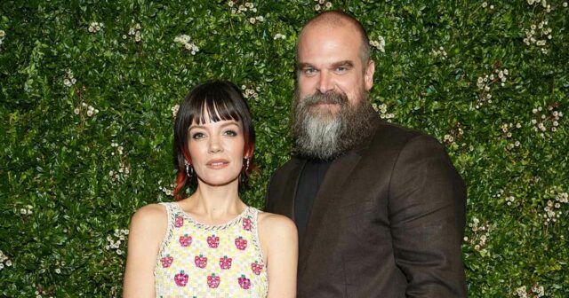 Lily Allen hat bis zu ihrem Ehemann David Harbour nie mit jemandem geschlafen, der nicht betrunken war

