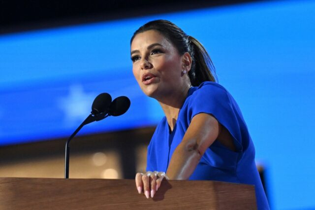 Eva Longoria ist bereits aus Trumps „unheimlichem“ Amerika geflohen

